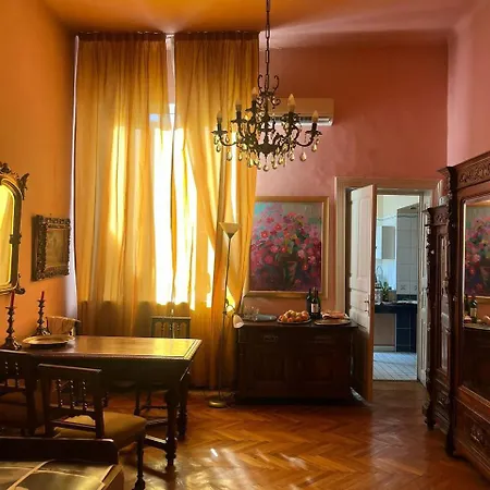 Baroque Old House Near Center * 부쿠레슈티