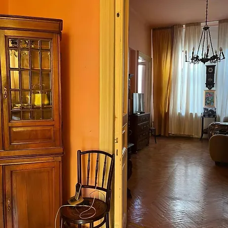 Baroque Old House Near Center * 부쿠레슈티